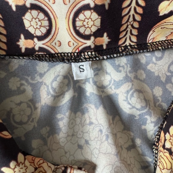 Chic dress fancy’s style. I received as a gift used once. - Picture 4 of 4